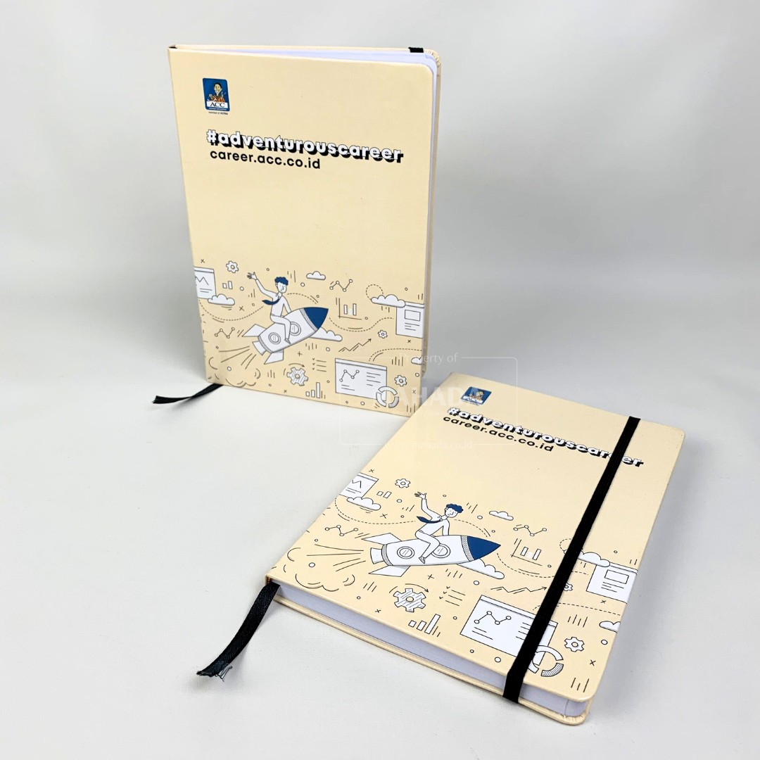 Buku Agenda Berbahan Hardcover Dengan Pengunci Karet Desain Grafis Custom (2)