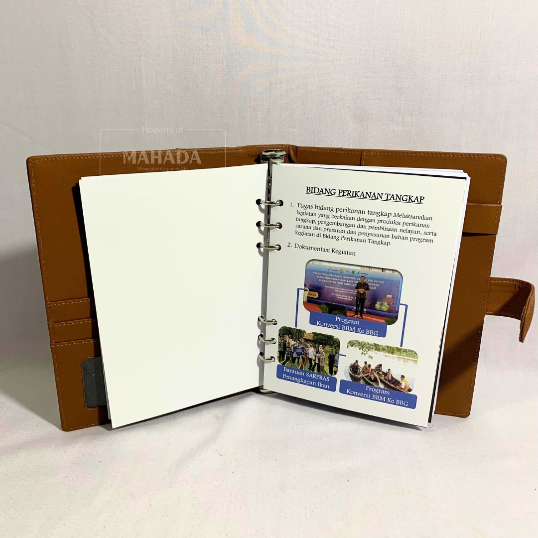 Buku Agenda Berbahan Kulit dan Batik Model Binder Dengan Pengunci Magnet (7)