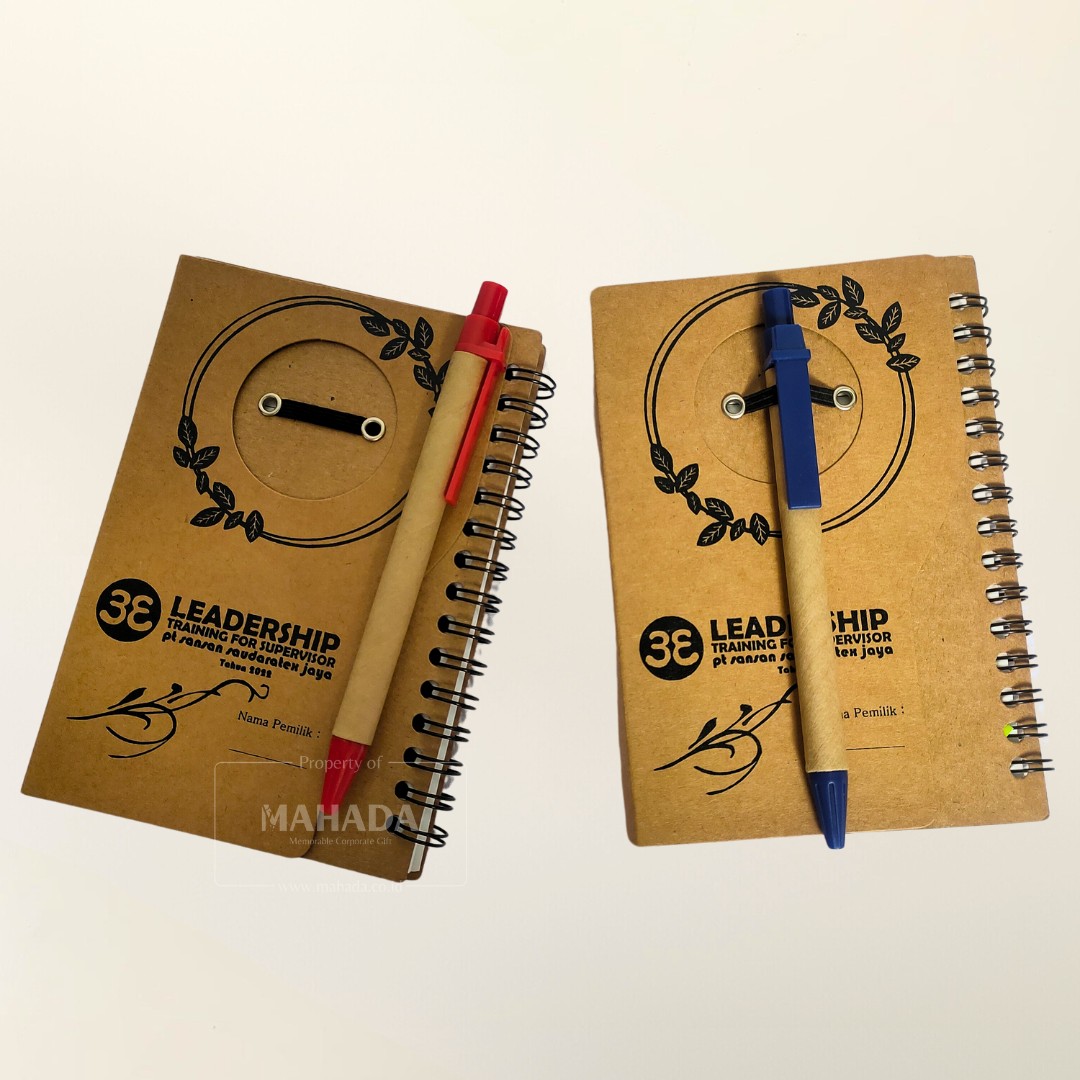 Buku Agenda Berbahan Softcover Model Memo Dengan Slot Pulpen dan Sticky Notes (1)