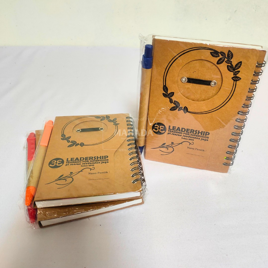 Buku Agenda Berbahan Softcover Model Memo Dengan Slot Pulpen dan Sticky Notes (6)