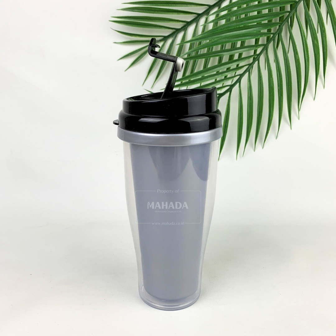 Tumbler Custom Berbahan Plastik Dengan Model Insert Paper Warna Hitam (2)