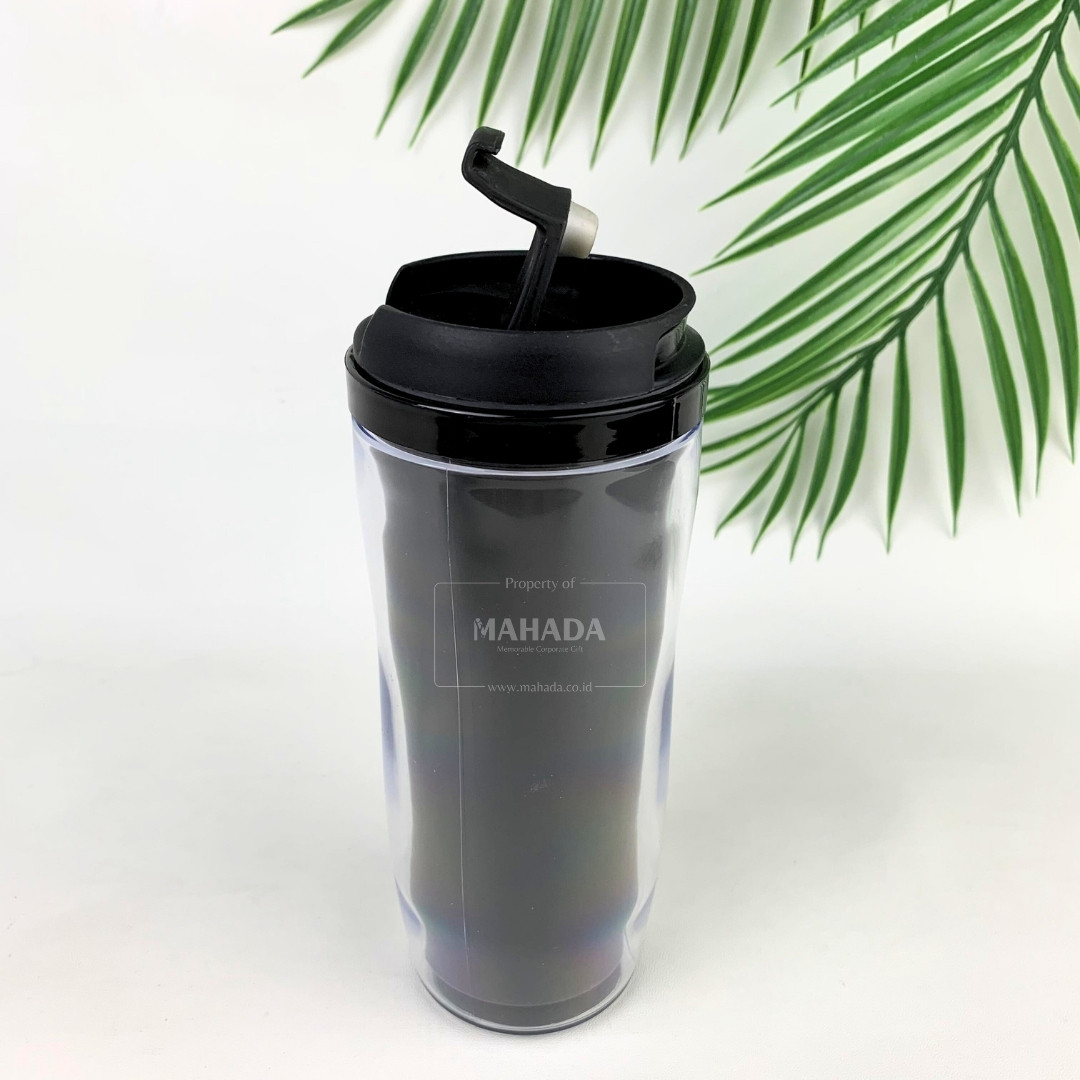 Tumbler Custom Berbahan Plastik Dengan Model Insert Paper Warna Hitam (4)