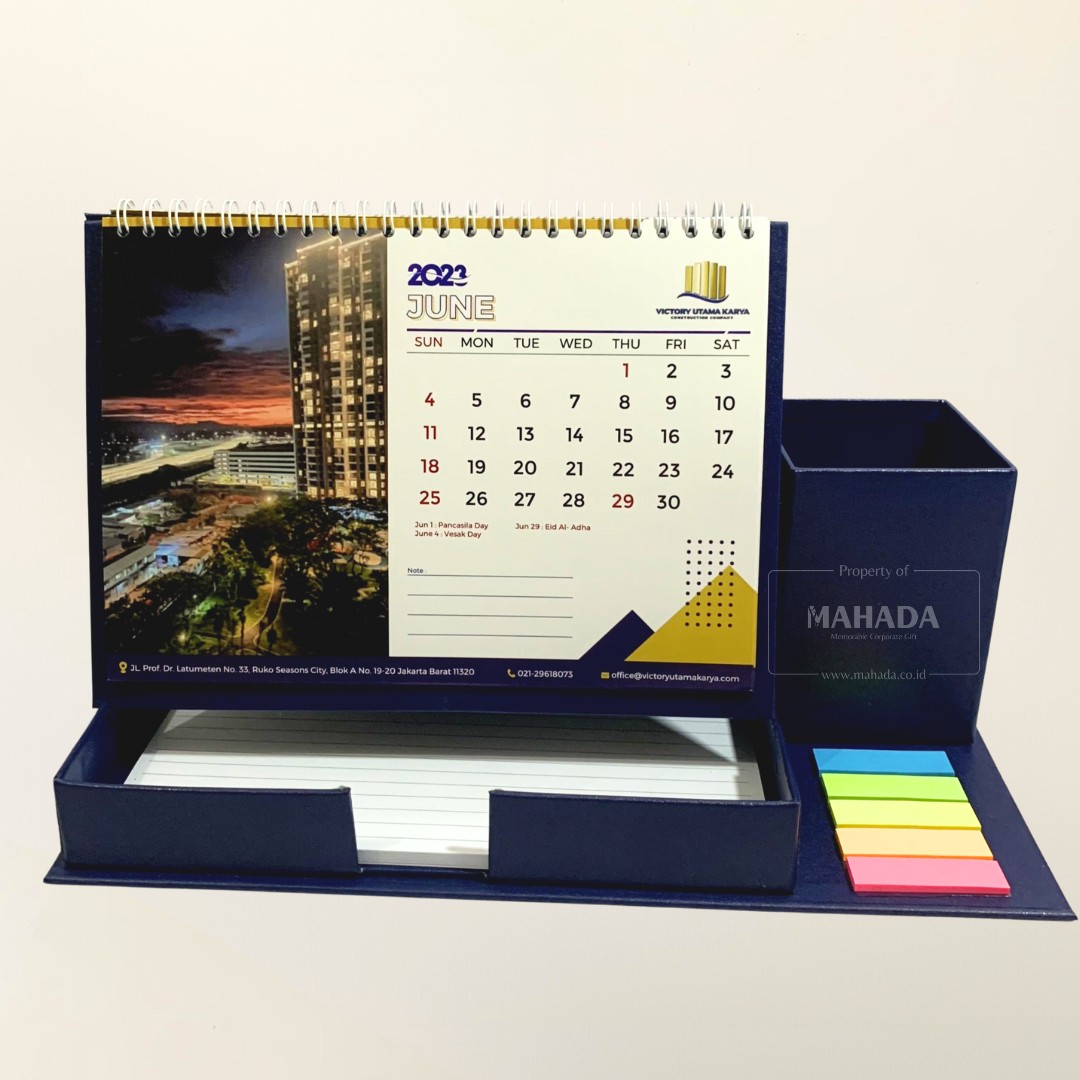 Kalender Meja Dengan Sticky Notes dan Tempat ATK Berisi 1 Bulan Dengan Desain Grafis Custom (1)