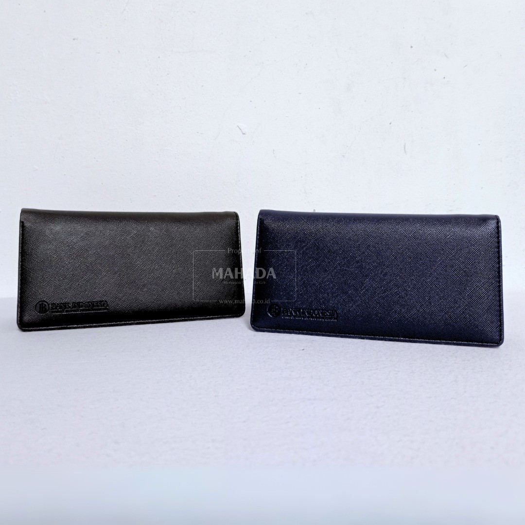 Dompet Custom Berbahan Kulit Berwarna Biru dan Hitam Dengan Logo (4)