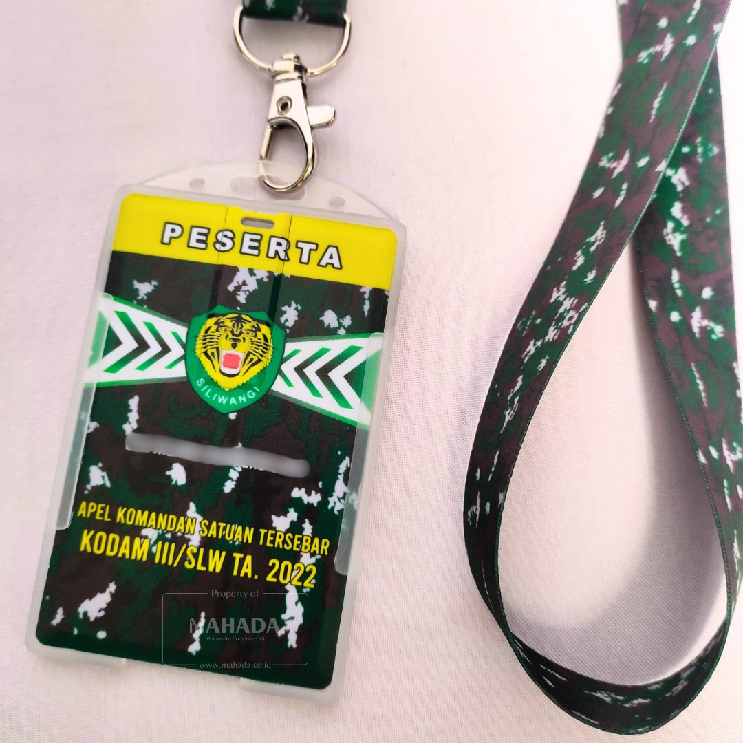 Kartu Identitas ID Card Dengan Desain Grafis Custom dan Lanyard (7)