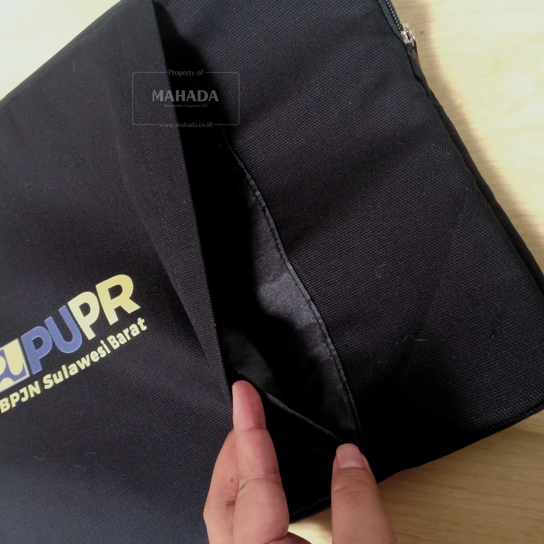 Tas Untuk Laptop Dengan Model Beragam dan Custom Logo Perusahaan (5)