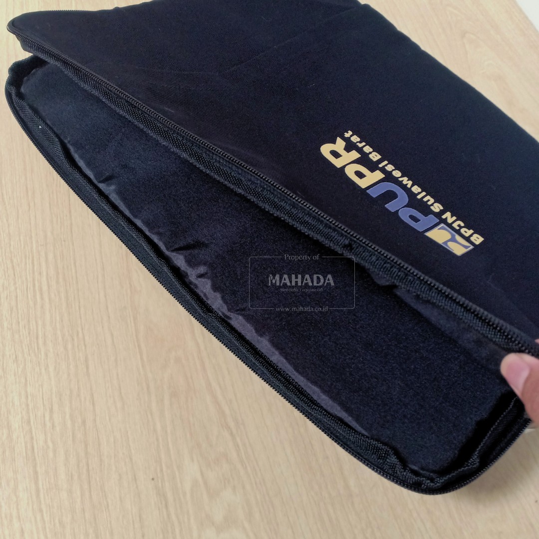 Tas Untuk Laptop Dengan Model Beragam dan Custom Logo Perusahaan (7)