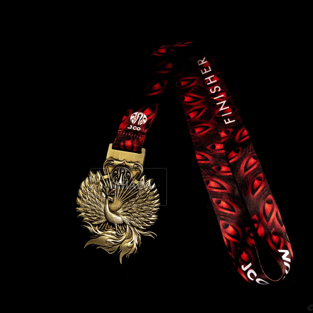 Medali Berbahan Metal Dengan Tali Lanyard Custom Desain (5)