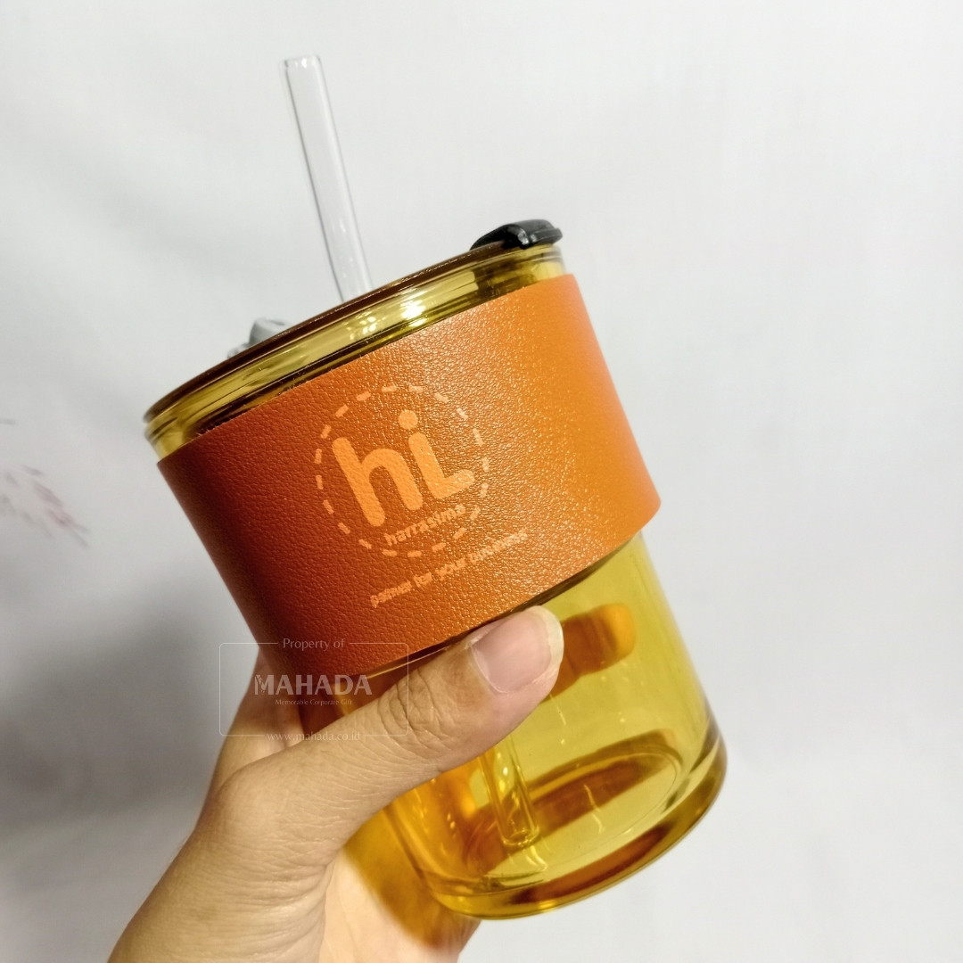 Mug Berbahan Kaca Dengan Kombinasi Kulit Desain Logo Custom (3)