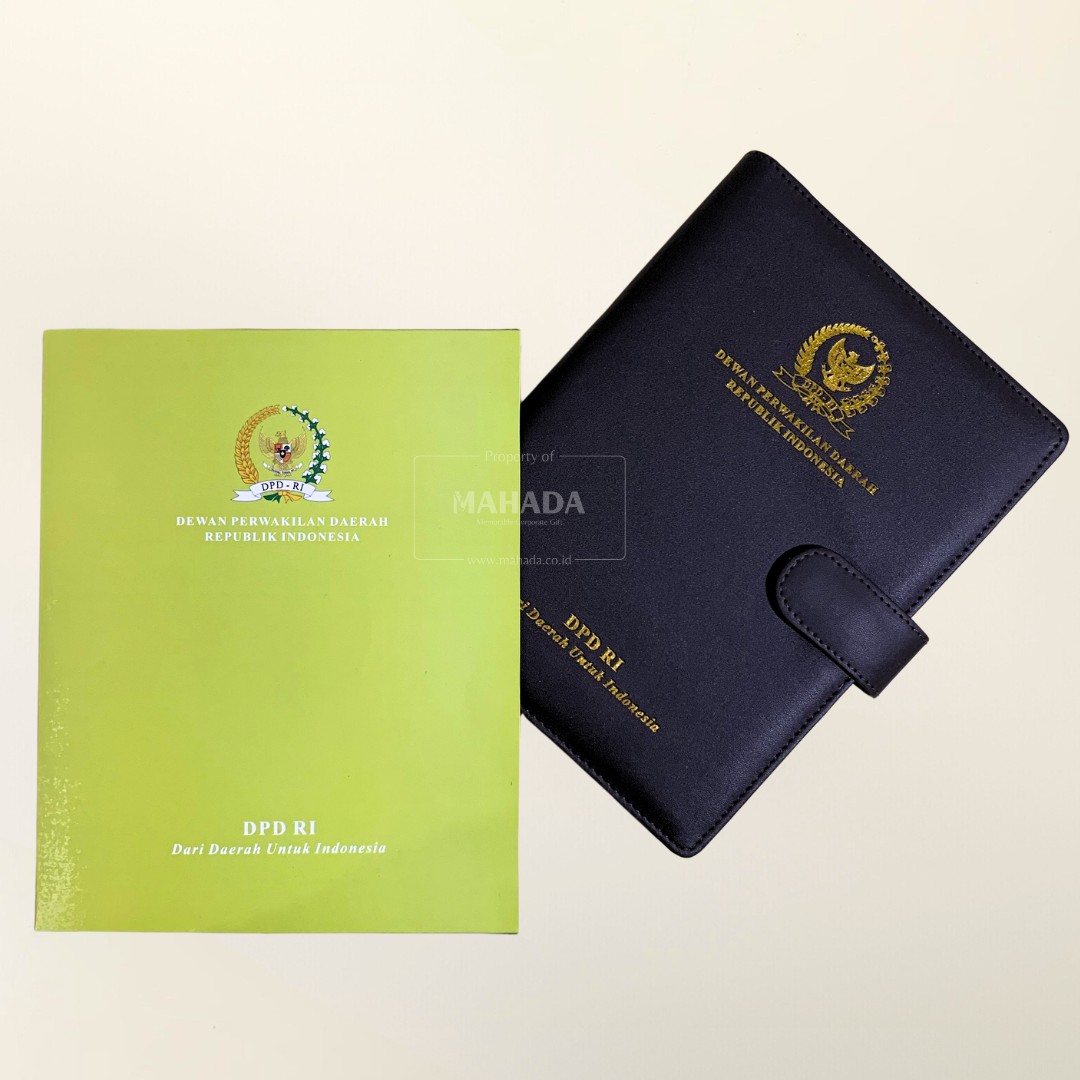 Packaging Buku Agenda Berbahan Softbox Dengan Mika Plastik Dan Logo Perusahaan Custom (1)