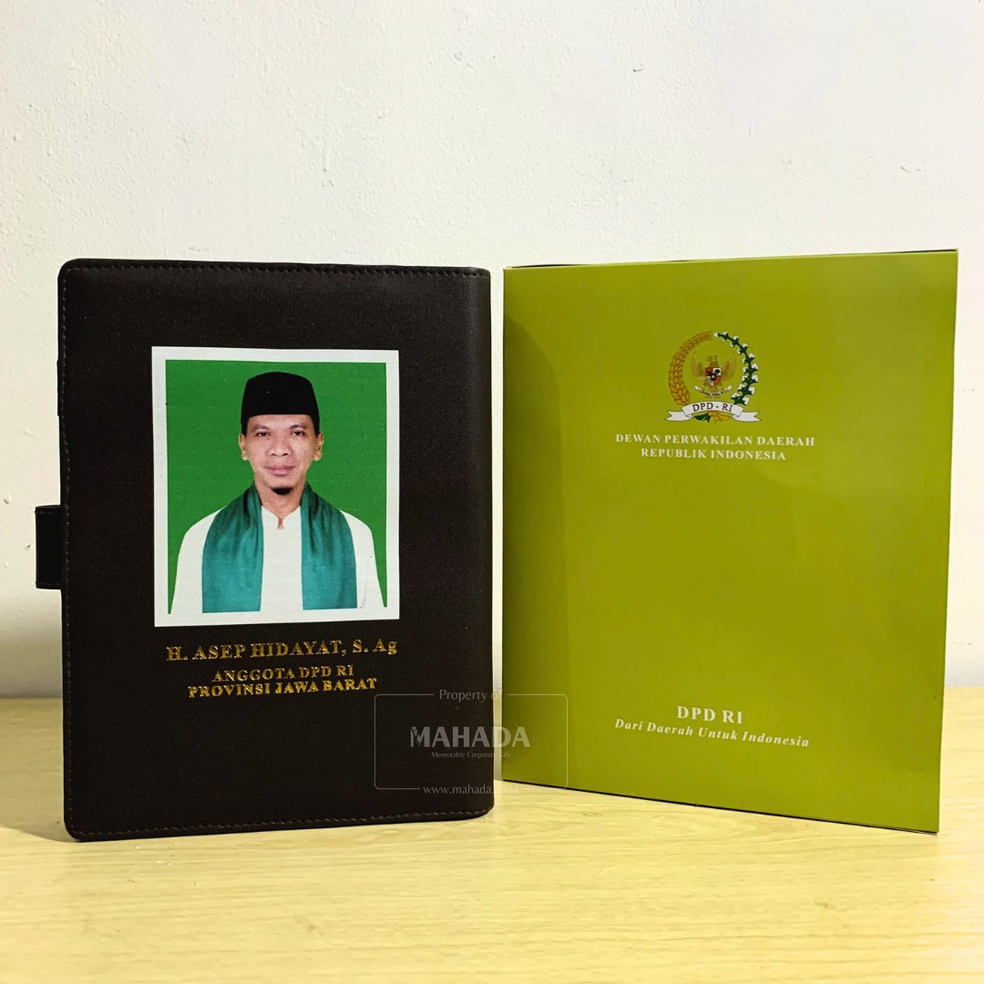 Packaging Buku Agenda Berbahan Softbox Dengan Mika Plastik Dan Logo Perusahaan Custom (2)