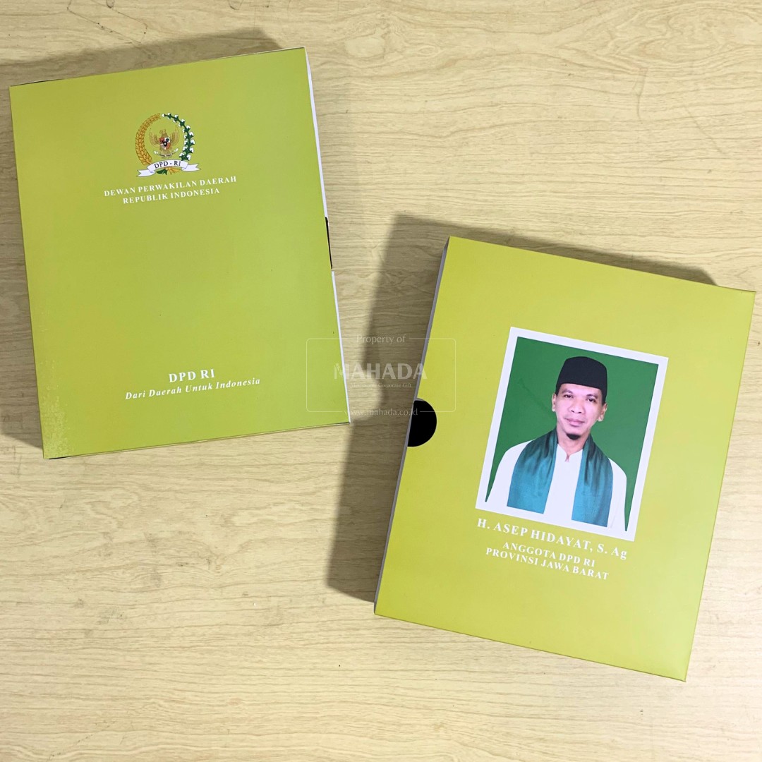 Packaging Buku Agenda Berbahan Softbox Dengan Mika Plastik Dan Logo Perusahaan Custom (3)