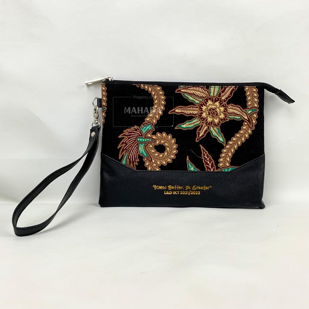 Tas Model Wrislet Dengan Tali Dapat Digantung Dilengan Berbahan Kain dan Batik (7)