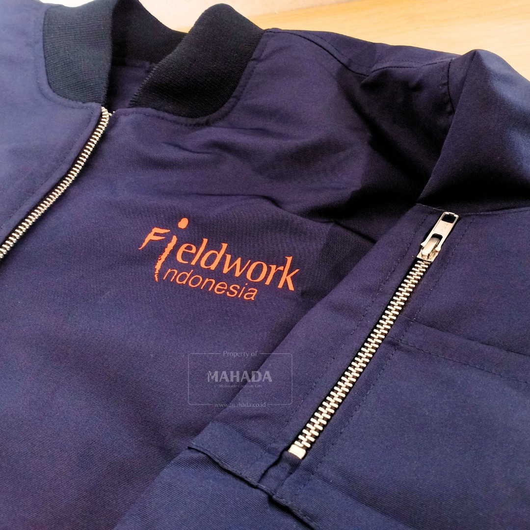 Jaket Custom Dengan Custom Logo Perusahaan Untuk Souvenir Kantor (3)