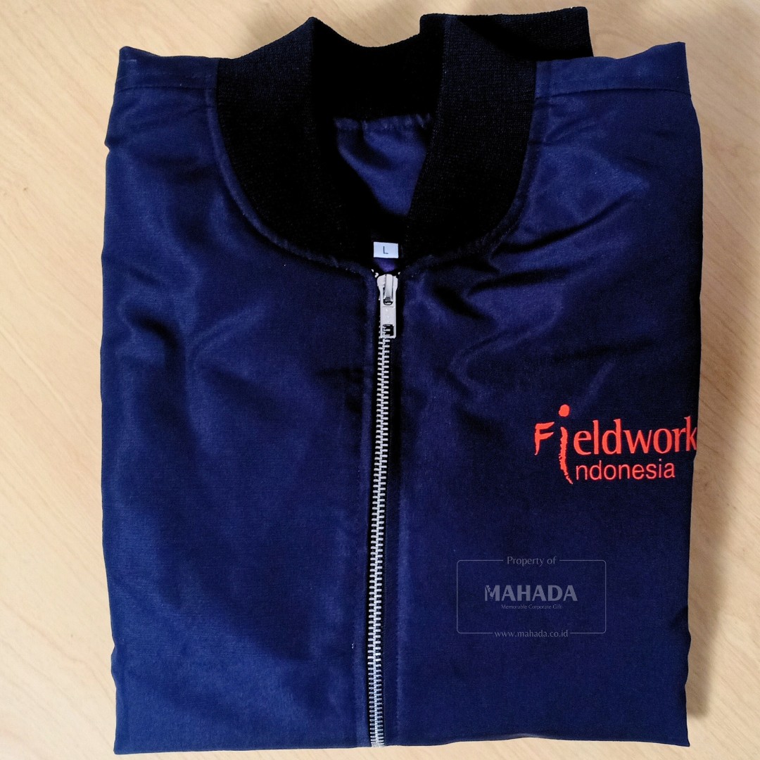 Jaket Custom Dengan Custom Logo Perusahaan Untuk Souvenir Kantor (7)