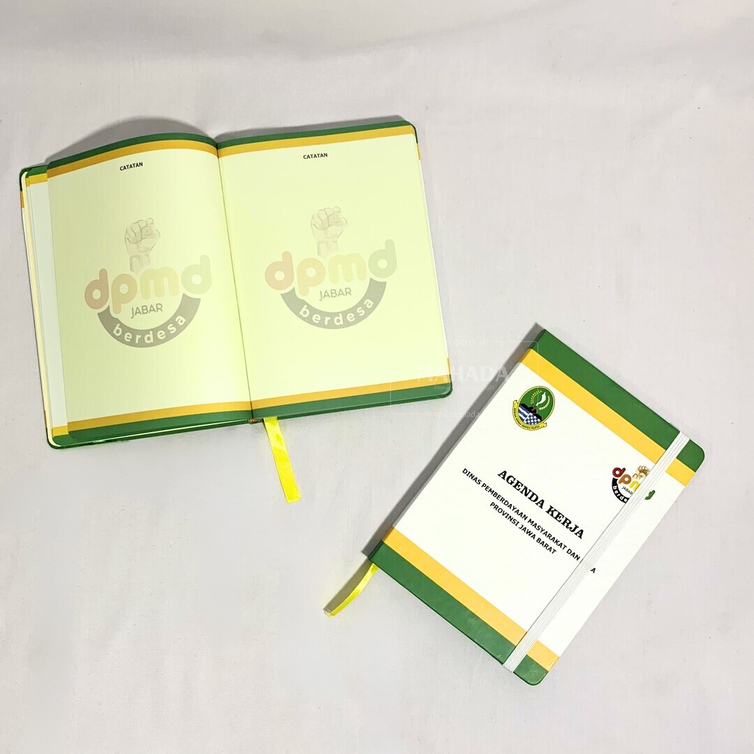 Souvenir Kantor 2 Berisi Buku Agenda Hardcover dengan Karet (3)