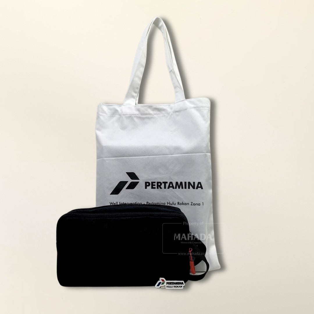 Souvenir Kantor 3 Berisi Totebag, Pin dan Pouch