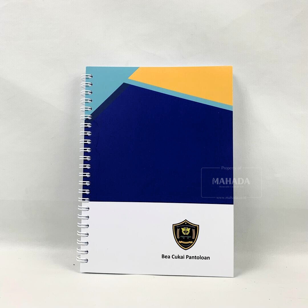 Souvenir Kantor 6 Berisi Buku Agenda Berbahan Softcover dengan Ring